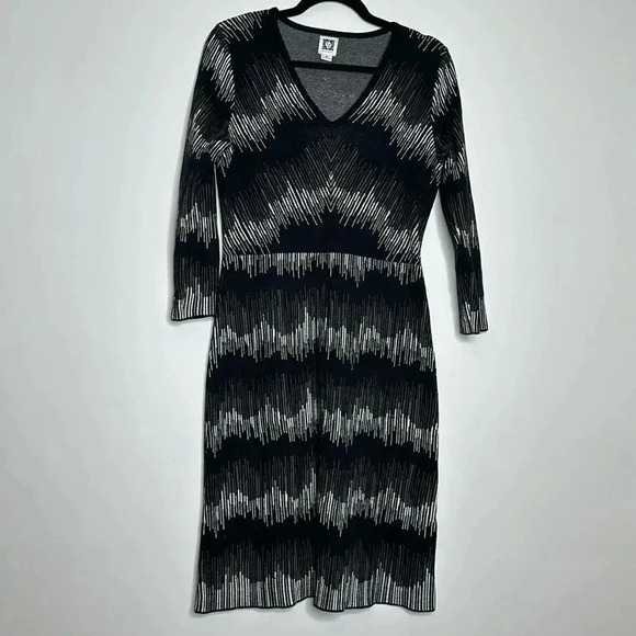 Anne Klein Pullover V-Neck Black & Gray Striped Sweater Dress Size M - Picture 1 of 8